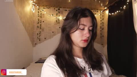 Snapshot of kisstarxxx chatting on 14, 11, 2025 Helena and Brad online show from 14, 11, 2025