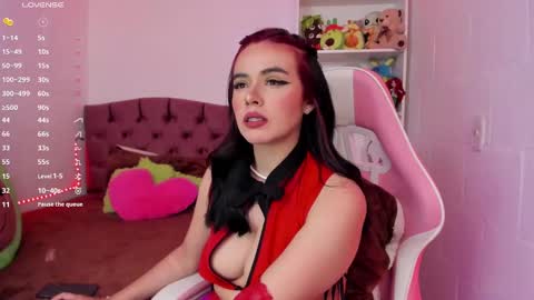 Snapshot of kit_kat_10 chatting on 28, 1, 2025 Lily online show from 28, 1, 2025