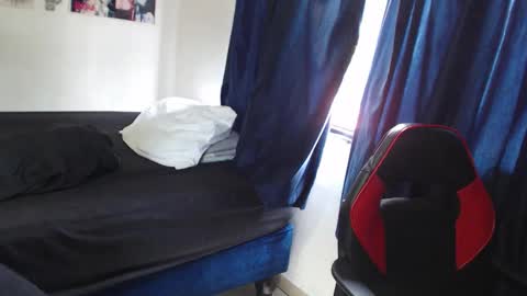 Snapshot of kitcatdreams chatting on 19, 4, 2026 kitcatdreams online show from 19, 4, 2026
