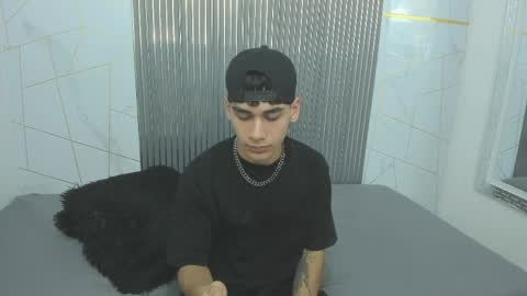 Snapshot of kitsune_44 chatting on 4, 4, 2026 kitsune_44 online show from 4, 4, 2026