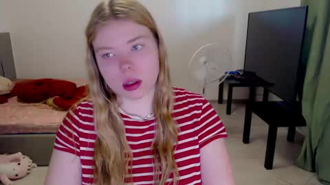Jennyblonde and Emmabrunette online show from 11, 5, 2026