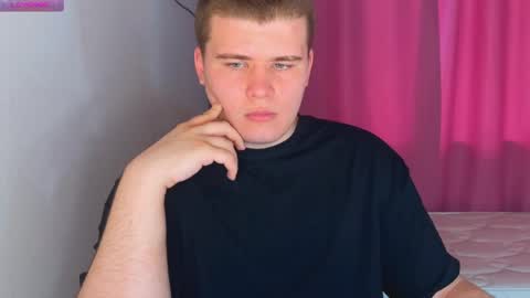 Snapshot of kittenmur chatting on 17, 5, 2026 Vlad online show from 17, 5, 2026