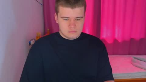 Snapshot of kittenmur chatting on 19, 5, 2026 Vlad online show from 19, 5, 2026