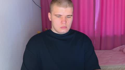 Snapshot of kittenmur chatting on 25, 5, 2026 Vlad online show from 25, 5, 2026