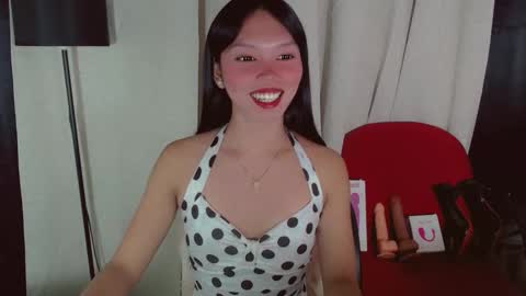 Snapshot of kitteylovesyou chatting on 5, 12, 2025 KITTY online show from 5, 12, 2025