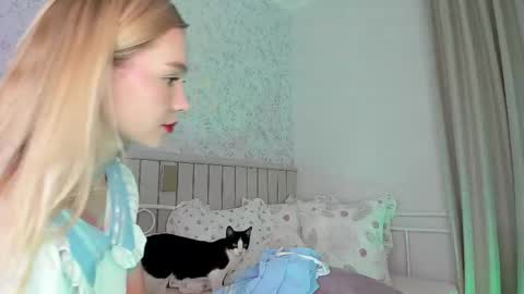 sophie online show from 21, 4, 2026