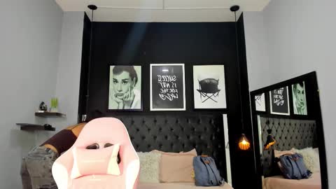 Snapshot of kitty_collins_ chatting on 13, 9, 2025 Kitty online show from 13, 9, 2025