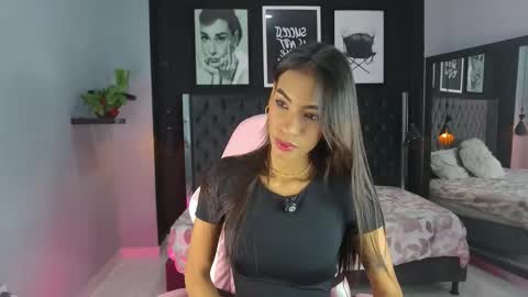 Snapshot of kitty_collins_ chatting on 26, 10, 2025 Kitty online show from 26, 10, 2025