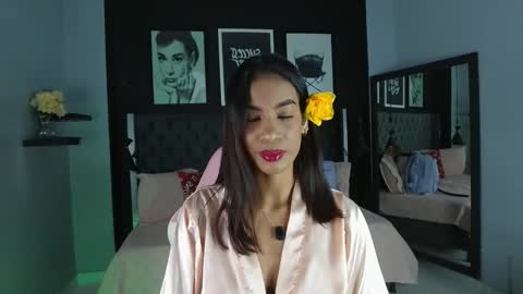 Snapshot of kitty_collins_ chatting on 24, 11, 2025 Kitty online show from 24, 11, 2025