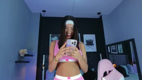 Snapshot of kitty_collins_ chatting on 3, 12, 2025 Kitty online show from 3, 12, 2025