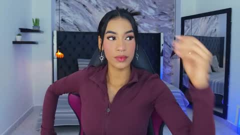 Snapshot of kitty_collins_ chatting on 28, 5, 2026 Kitty online show from 28, 5, 2026