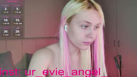Evelyn online show from 19, 3, 2026