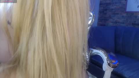 kitty_fox_b online show from 8, 3, 2025