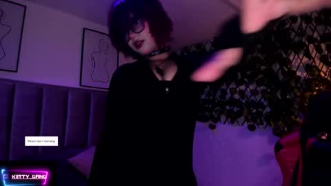 Snapshot of kitty_gang chatting on 12, 11, 2025 Camila online show from 12, 11, 2025