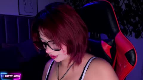 Snapshot of kitty_gang chatting on 13, 11, 2025 Camila online show from 13, 11, 2025