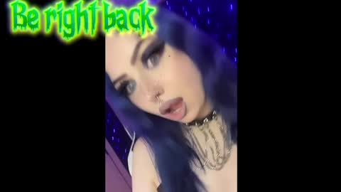 Hey  Im Ellie  if you like me and like my show give me a thumbs up hehe online show from 18, 1, 2025