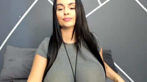 Snapshot of kitty_hotx chatting on 21, 10, 2025 kitty_hotx online show from 21, 10, 2025