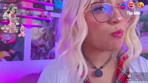 Snapshot of kitty_niki chatting on 12, 6, 2026 Nicol Gomez online show from 12, 6, 2026