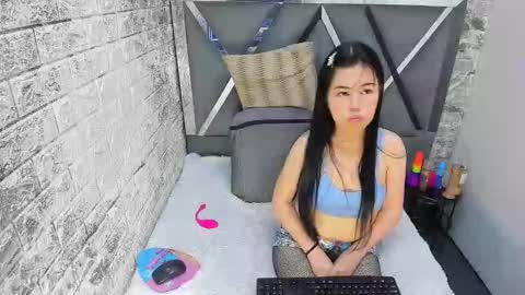 kitty_small69 online show from 4, 5, 2026