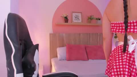 Snapshot of kitty_sweeety_ chatting on 18, 9, 2025 K I T T Y online show from 18, 9, 2025