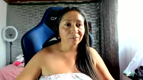 Snapshot of kitty_violet_ chatting on 17, 7, 2026 violet online show from 17, 7, 2026