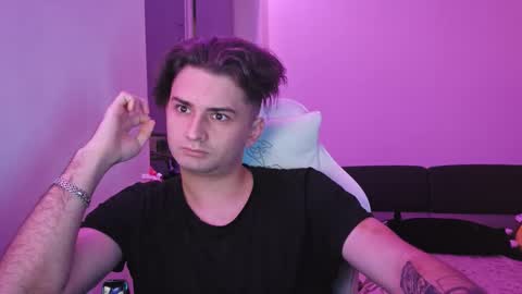 Snapshot of kittyeliz chatting on 18, 12, 2025 Eliz online show from 18, 12, 2025