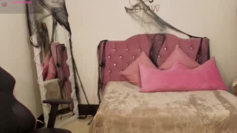 Snapshot of kittystar_tay chatting on 25, 10, 2025 Kitty online show from 25, 10, 2025