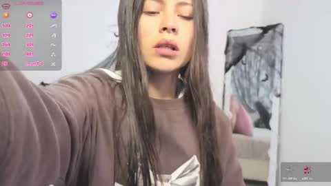 Snapshot of kittystar_tay chatting on 28, 10, 2025 Kitty online show from 28, 10, 2025