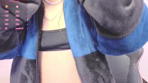 Snapshot of kittystar_tay chatting on 8, 11, 2025 Kitty online show from 8, 11, 2025