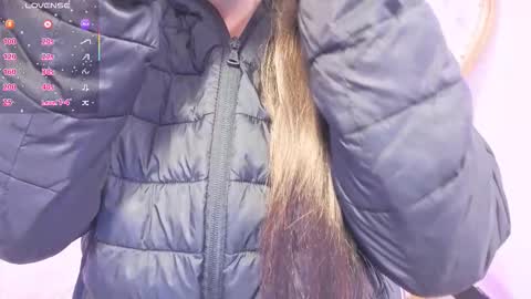 Snapshot of kittystar_tay chatting on 12, 11, 2025 Kitty online show from 12, 11, 2025