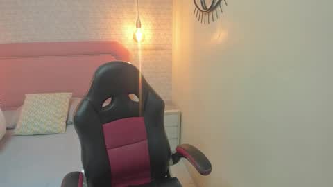  K I T T  Y  online show from 19, 3, 2026