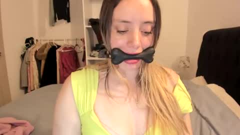 Snapshot of kittywantslove23 chatting on 15, 10, 2025 kittywantslove23 online show from 15, 10, 2025