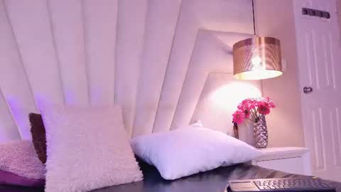 Snapshot of kity_hill chatting on 7, 7, 2026 Kitty Hill online show from 7, 7, 2026