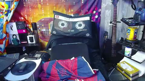 Snapshot of kiveuxmakeu chatting on 14, 9, 2025 kiveuxmakeu online show from 14, 9, 2025