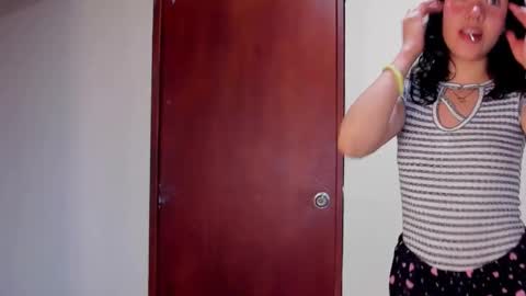 Snapshot of kiwi_mmm chatting on 11, 1, 2025 kiwi_mmm online show from 11, 1, 2025