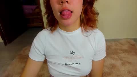 Snapshot of kiwi_mmm chatting on 25, 10, 2025 kiwi_mmm online show from 25, 10, 2025