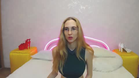 Snapshot of klaryevans chatting on 14, 12, 2024 Klary online show from 14, 12, 2024