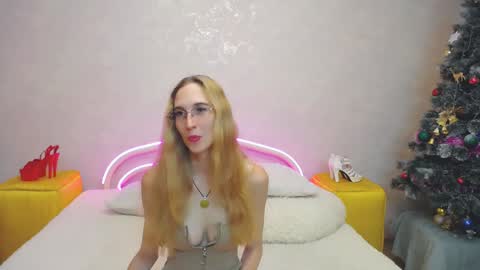 Snapshot of klaryevans chatting on 19, 1, 2025 Klary online show from 19, 1, 2025
