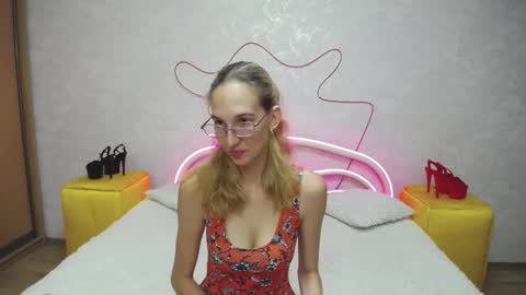 Snapshot of klaryevans chatting on 21, 9, 2025 Klary online show from 21, 9, 2025