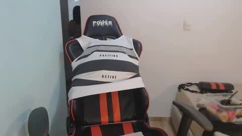 klauss 123 online show from 4, 2, 2025