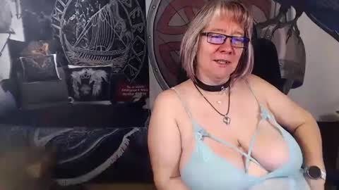 Michelle online show from 22, 10, 2025