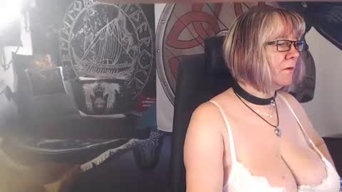 Snapshot of kleiner_teufel chatting on 7, 7, 2026 Michelle online show from 7, 7, 2026