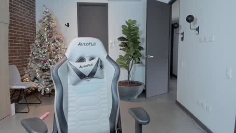 Snapshot of kleogold_1 chatting on 27, 12, 2024 Christina online show from 27, 12, 2024