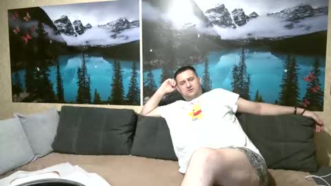 Snapshot of kleosnow chatting on 8, 9, 2025 Kleosnow online show from 8, 9, 2025