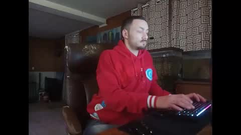 LOUiViLAN online show from 12, 12, 2024