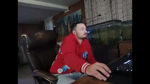 LOUiViLAN online show from 12, 12, 2024