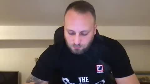 Snapshot of kobasic chatting on 29, 11, 2025 hugo online show from 29, 11, 2025