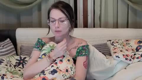 Snapshot of kohlbird chatting on 4, 12, 2025 kohlbird online show from 4, 12, 2025