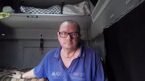 Snapshot of komputer123456789 chatting on 18, 1, 2025 Bogdan online show from 18, 1, 2025