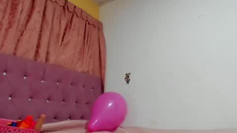 Snapshot of konie_hot chatting on 12, 11, 2025 konie Diaz online show from 12, 11, 2025